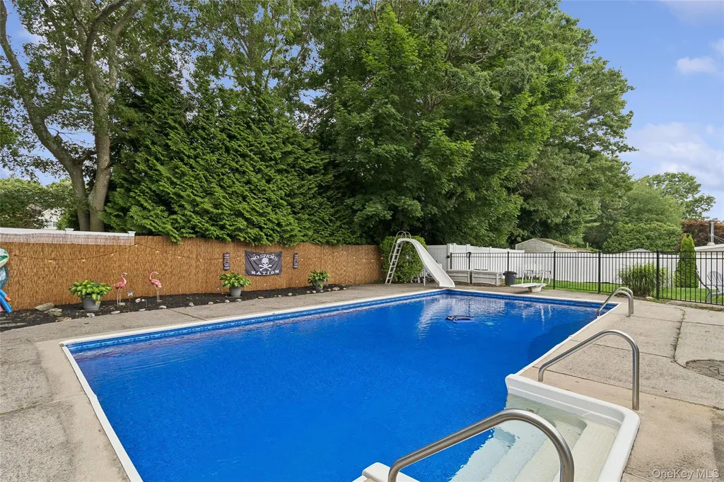 20 Cottage Drive Farmingville NY 11738