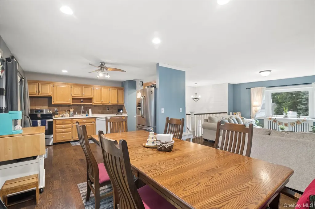 20 Cottage Drive Farmingville NY 11738