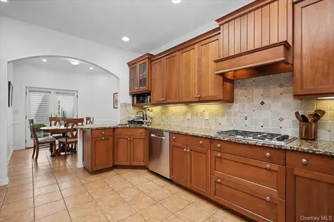 32 Beechwood Way Briarcliff Manor NY 10510