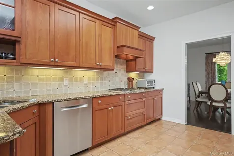 32 Beechwood Way Briarcliff Manor NY 10510