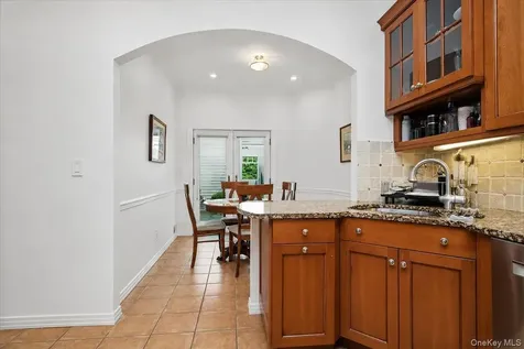 32 Beechwood Way Briarcliff Manor NY 10510
