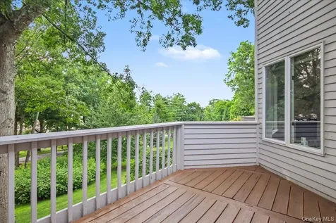 32 Beechwood Way Briarcliff Manor NY 10510