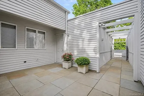 32 Beechwood Way Briarcliff Manor NY 10510