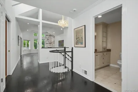 32 Beechwood Way Briarcliff Manor NY 10510