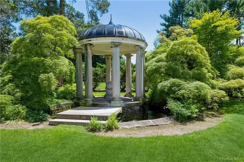 32 Beechwood Way Briarcliff Manor NY 10510