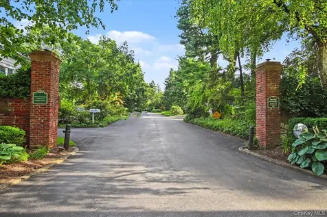 32 Beechwood Way Briarcliff Manor NY 10510