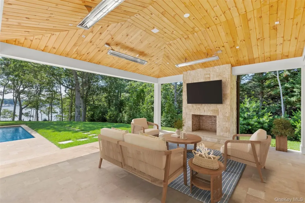 1775 Point Pleasant Road Mattituck NY 11952