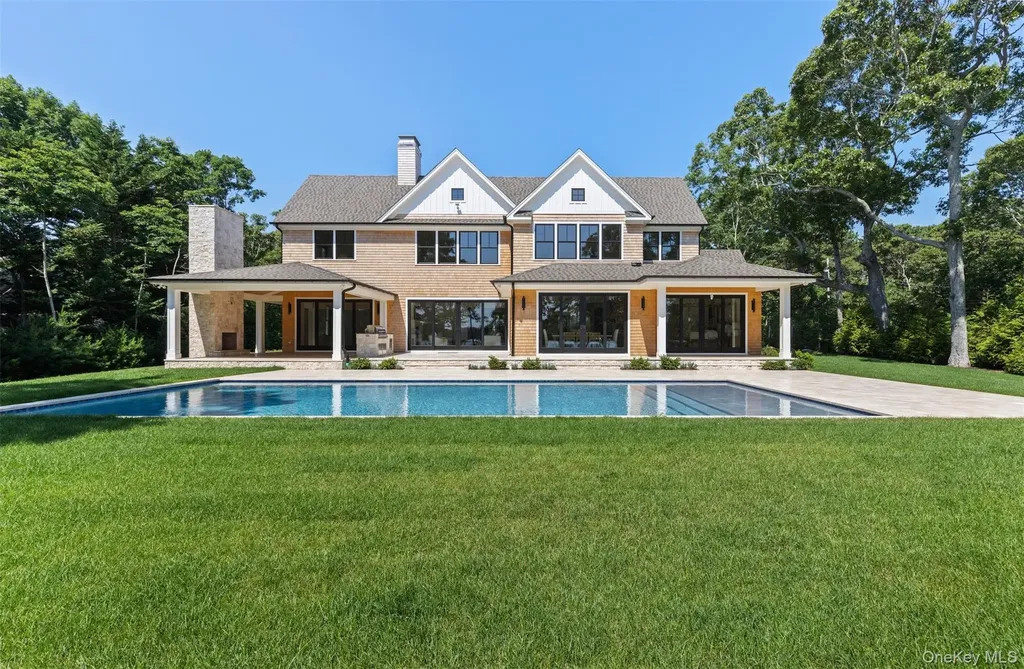 1775 Point Pleasant Road Mattituck NY 11952
