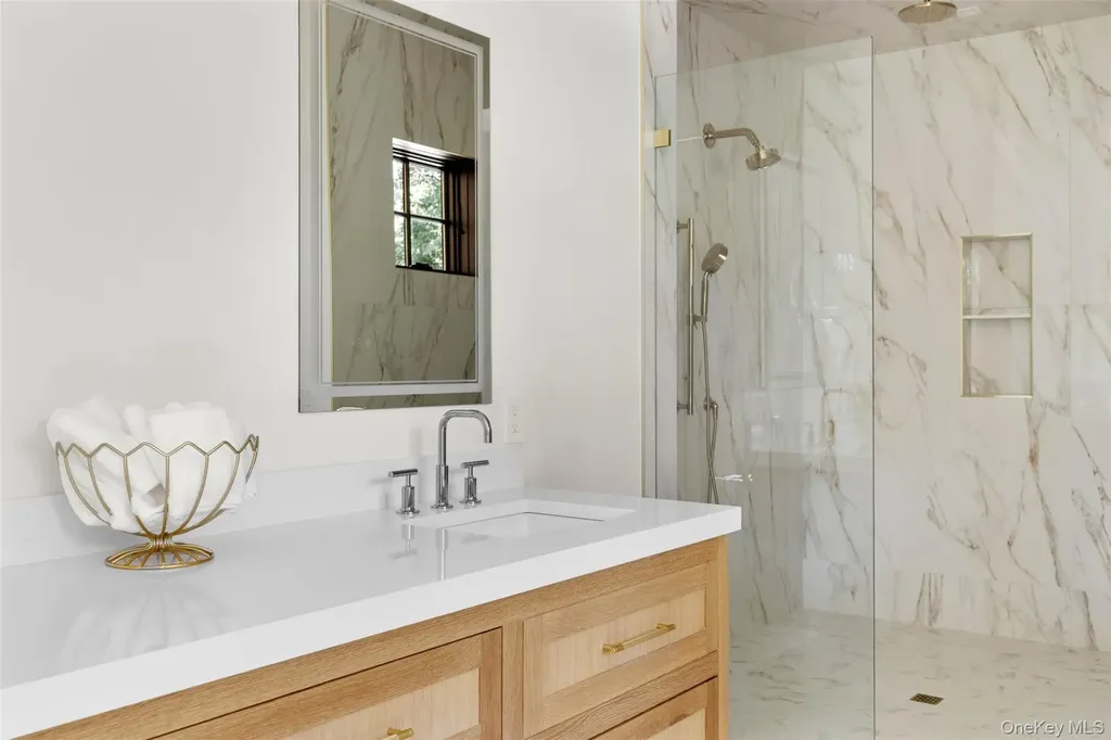 1775 Point Pleasant Road Mattituck NY 11952