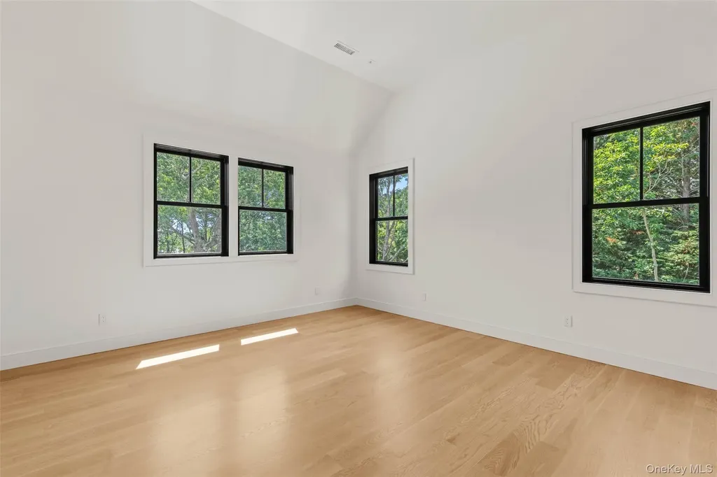 1775 Point Pleasant Road Mattituck NY 11952