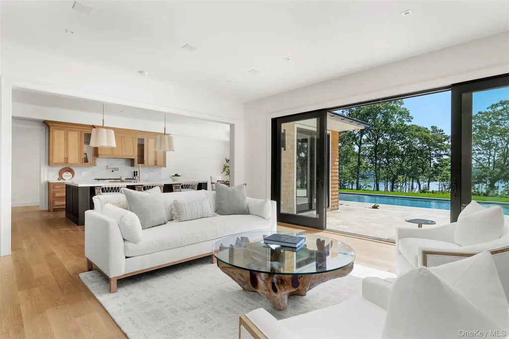 1775 Point Pleasant Road Mattituck NY 11952