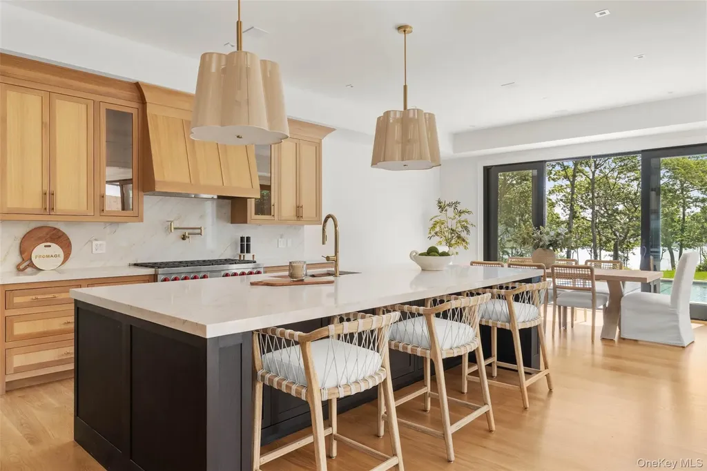 1775 Point Pleasant Road Mattituck NY 11952