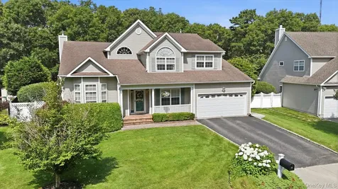 46 Oceanview Boulevard Manorville NY 11949