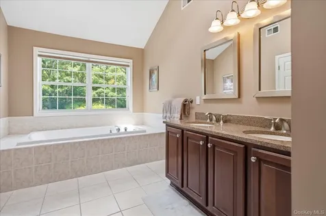 46 Oceanview Boulevard Manorville NY 11949