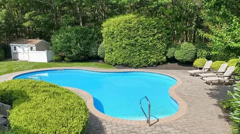 46 Oceanview Boulevard Manorville NY 11949