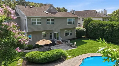46 Oceanview Boulevard Manorville NY 11949