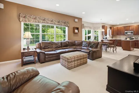 46 Oceanview Boulevard Manorville NY 11949