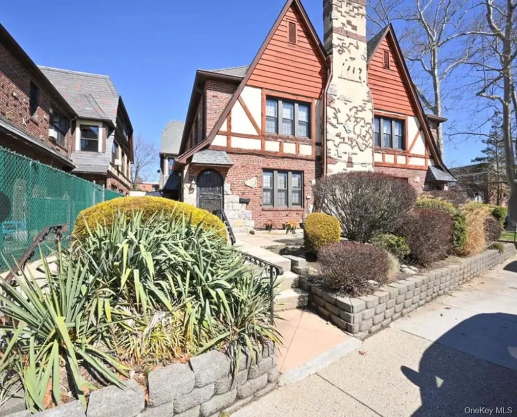190-15 Crocheron Avenue Flushing NY 11358