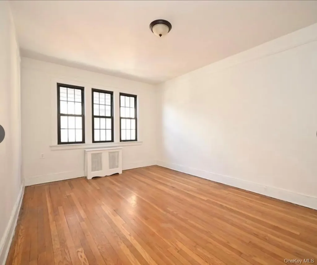 190-15 Crocheron Avenue Flushing NY 11358
