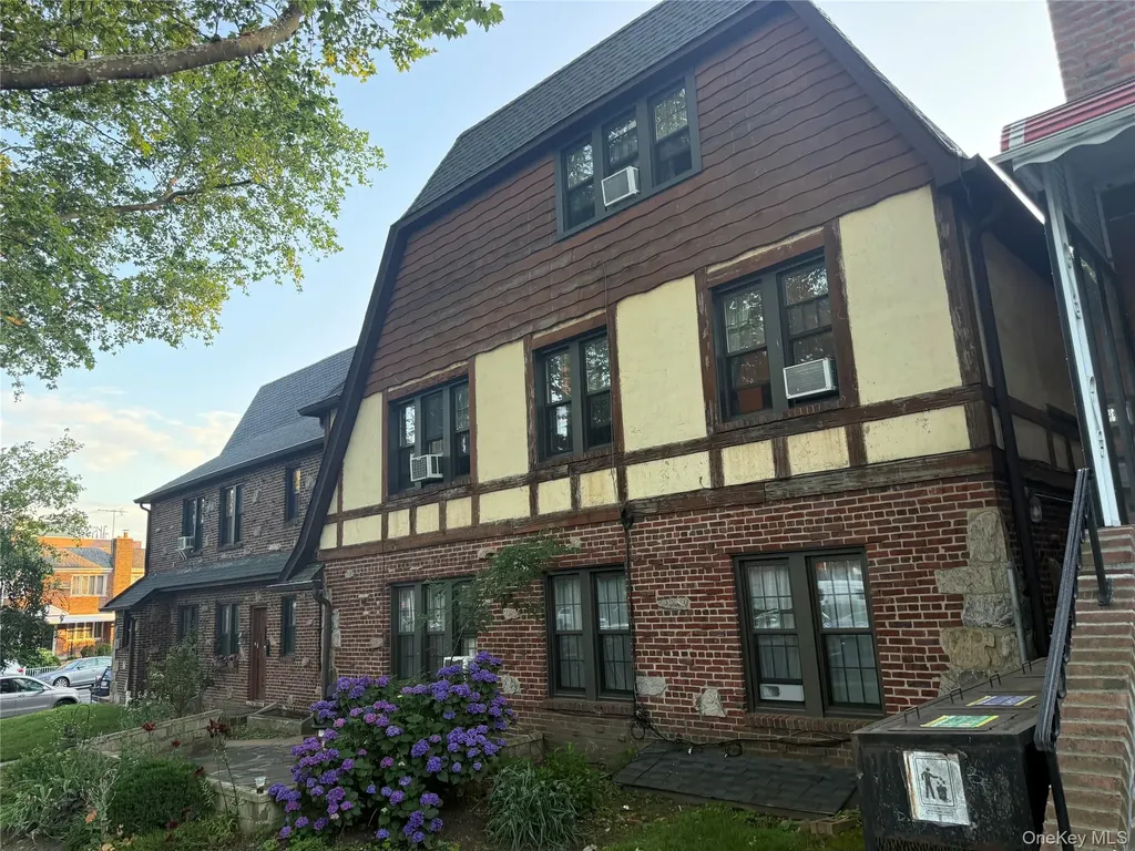 190-15 Crocheron Avenue Flushing NY 11358