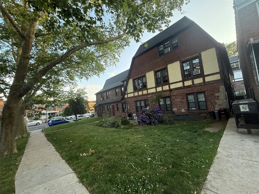 190-15 Crocheron Avenue Flushing NY 11358