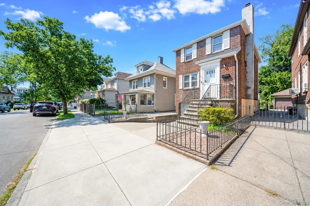 1621 Lurting Avenue Bronx NY 10461