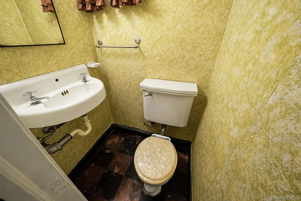 1621 Lurting Avenue Bronx NY 10461