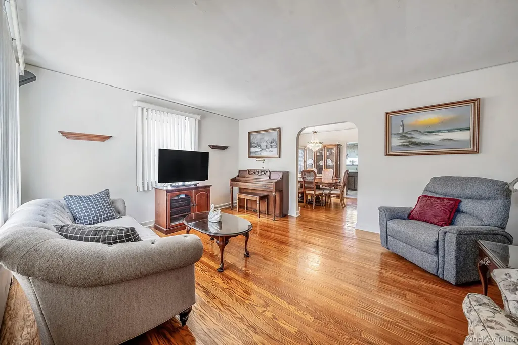 1621 Lurting Avenue Bronx NY 10461