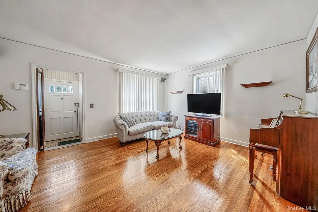 1621 Lurting Avenue Bronx NY 10461