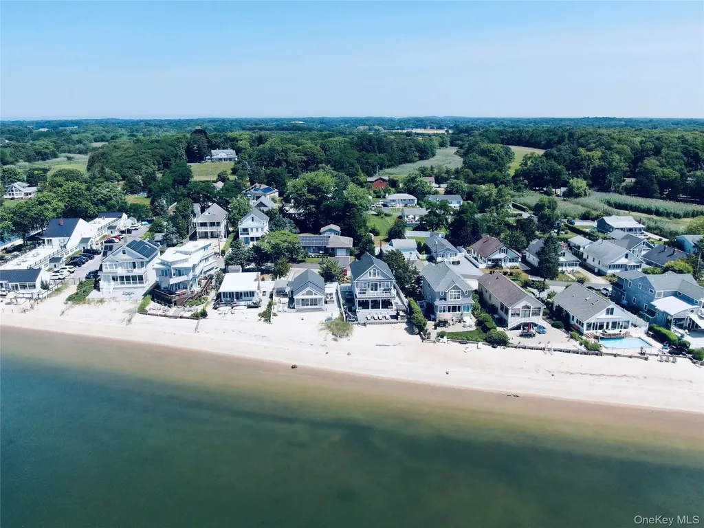 17 Locust Street Riverhead NY 11901