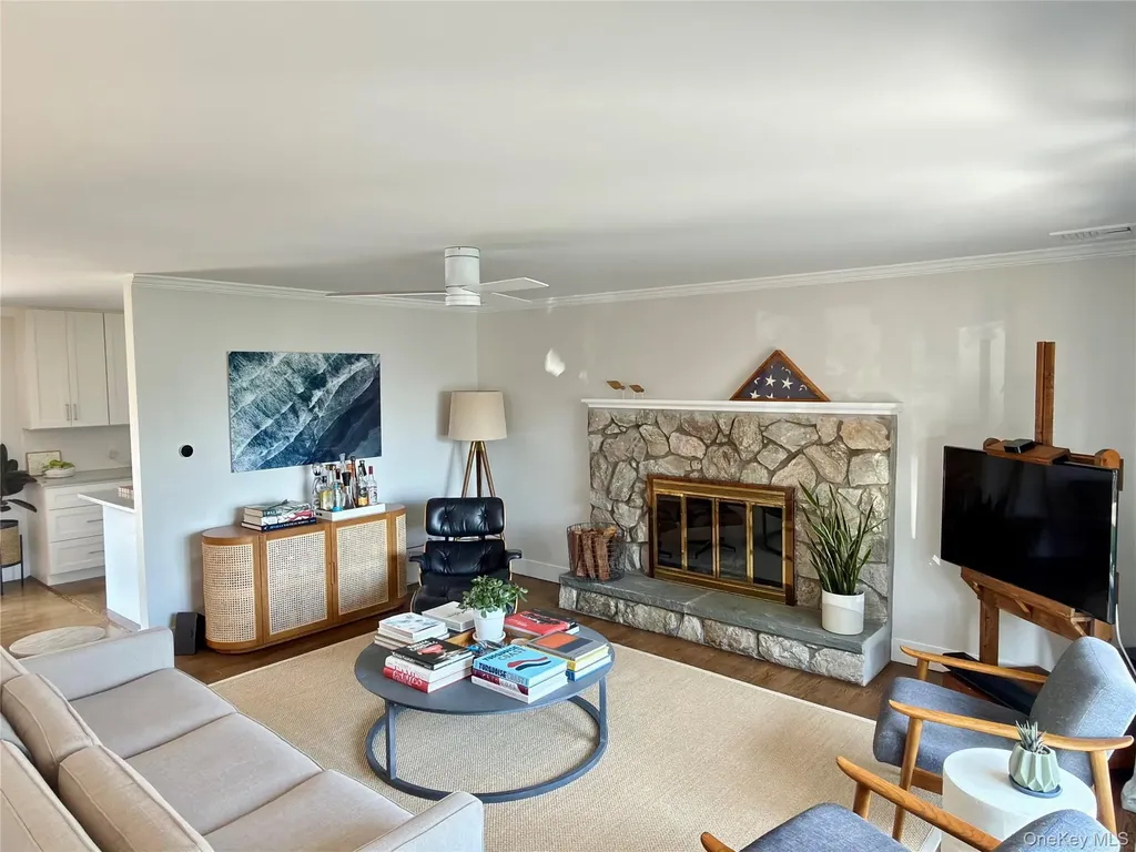 17 Locust Street Riverhead NY 11901