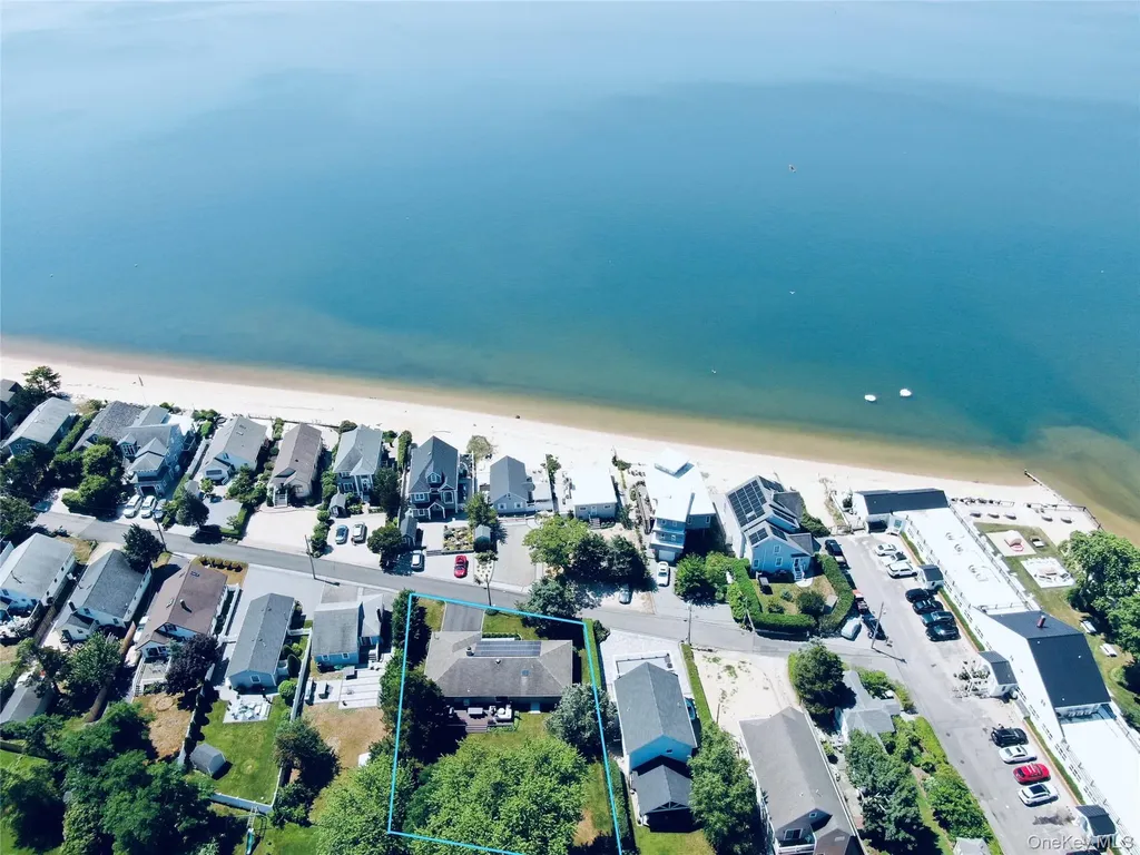 17 Locust Street Riverhead NY 11901