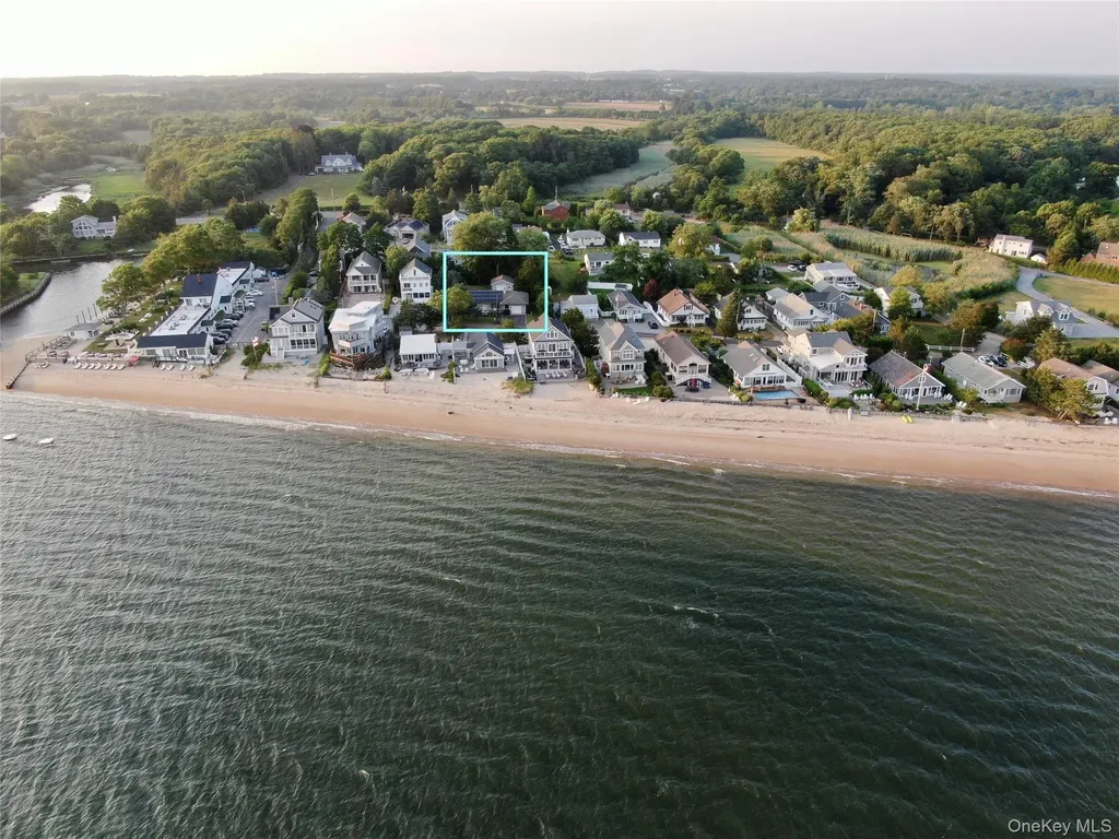 17 Locust Street Riverhead NY 11901