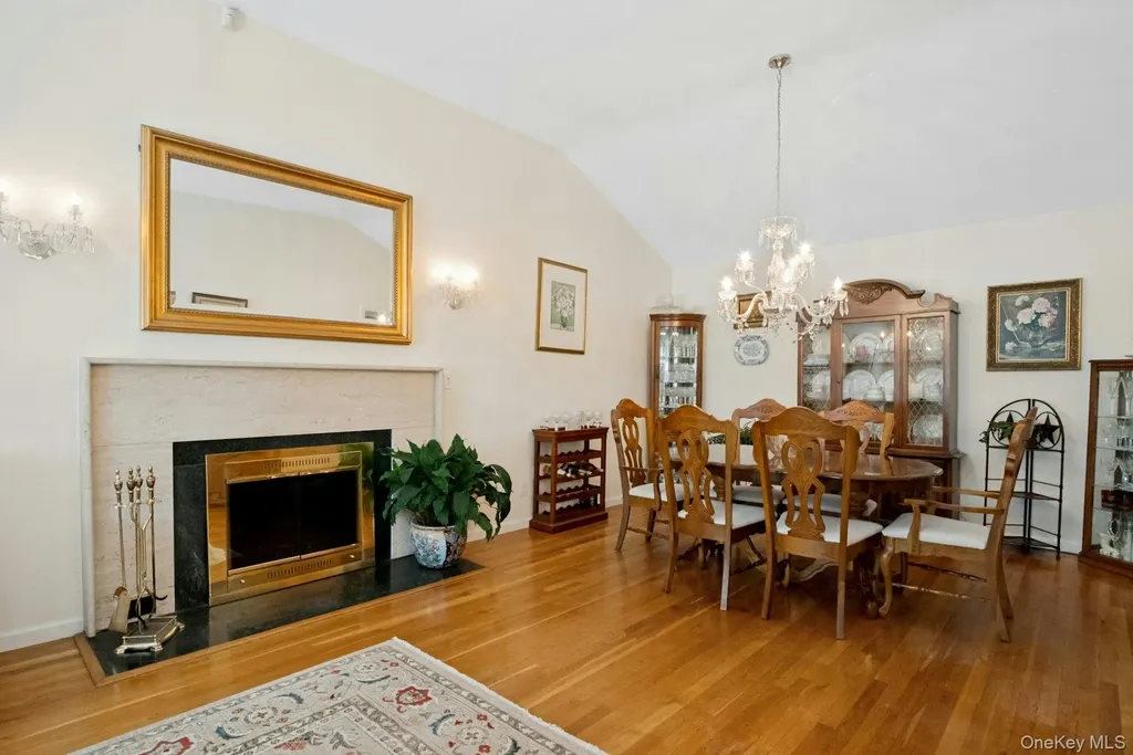 82 Holbrooke Road White Plains NY 10605