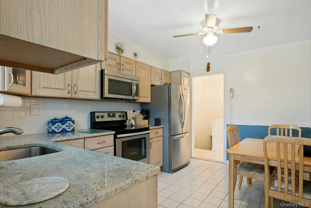 82 Holbrooke Road White Plains NY 10605