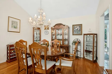 82 Holbrooke Road White Plains NY 10605