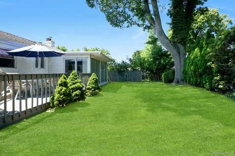82 Holbrooke Road White Plains NY 10605