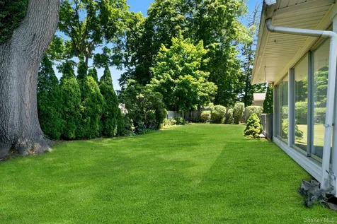 82 Holbrooke Road White Plains NY 10605