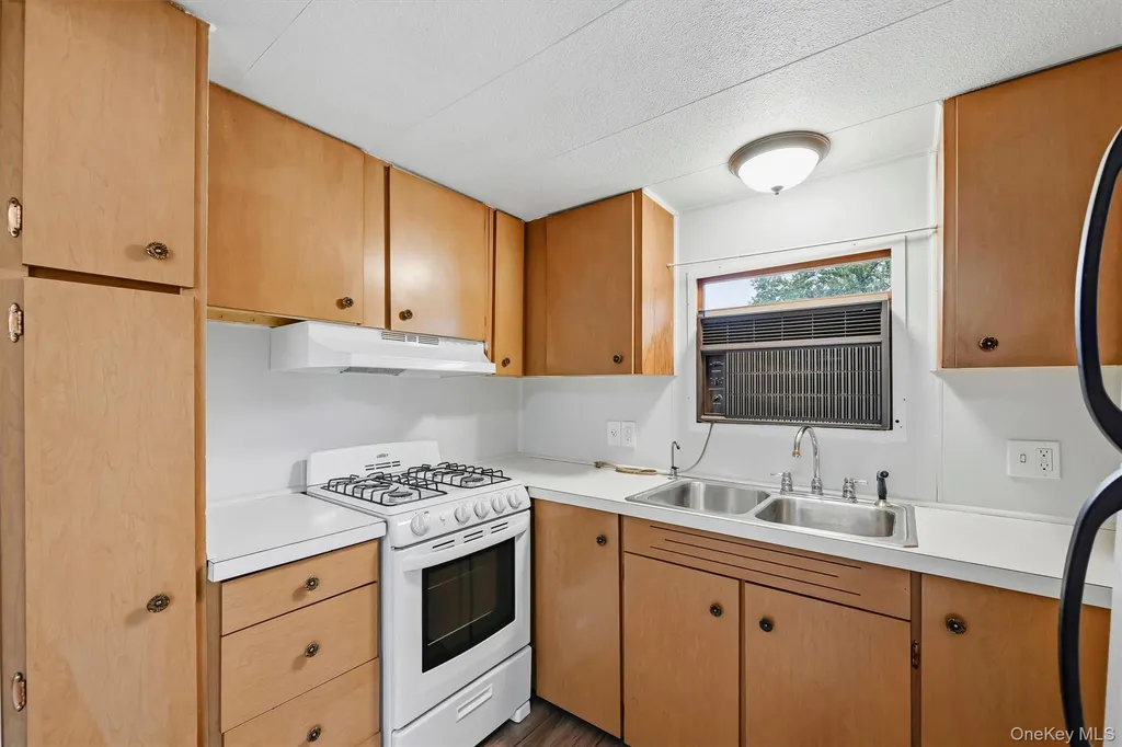 327 Currycross Road New Windsor NY 12553