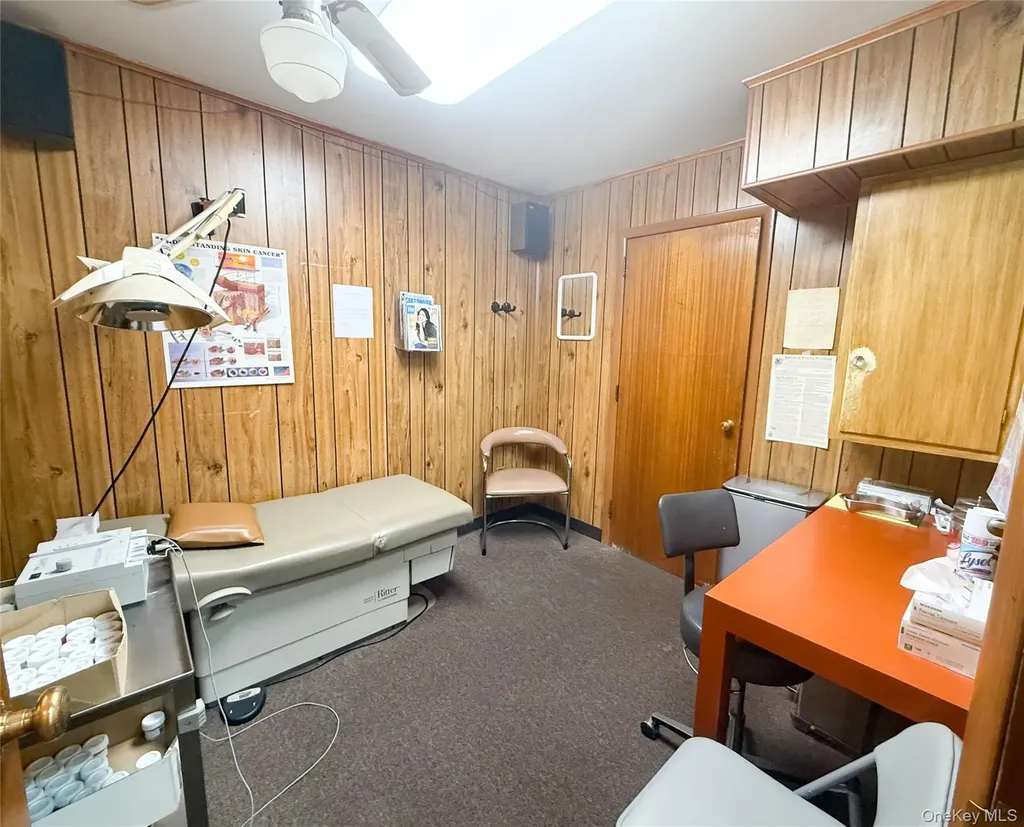 20917 Union Turnpike Oakland Gardens NY 11364