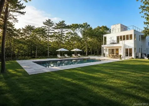5 Bark Court Wainscott NY 11975