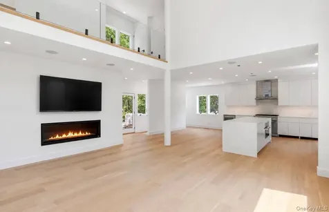 5 Bark Court Wainscott NY 11975