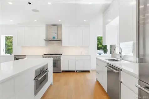 5 Bark Court Wainscott NY 11975
