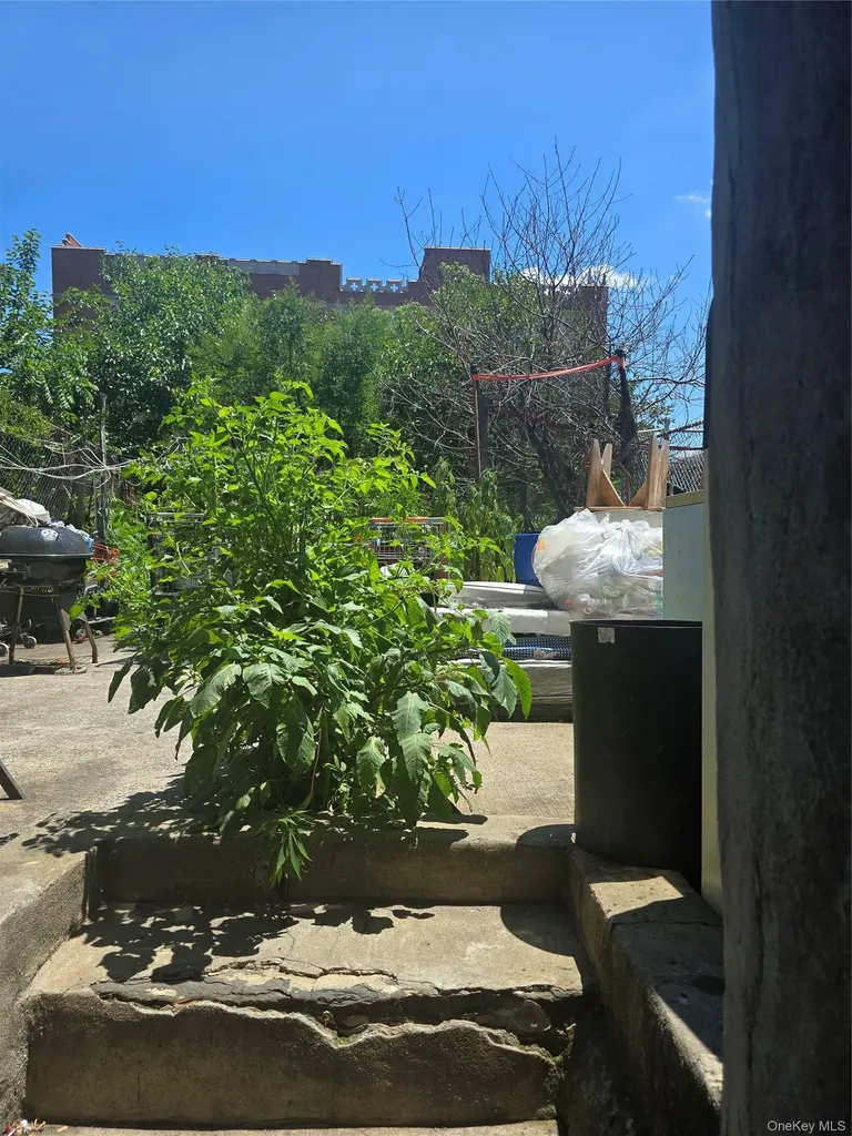 1460 Bryant Avenue Bronx NY 10460