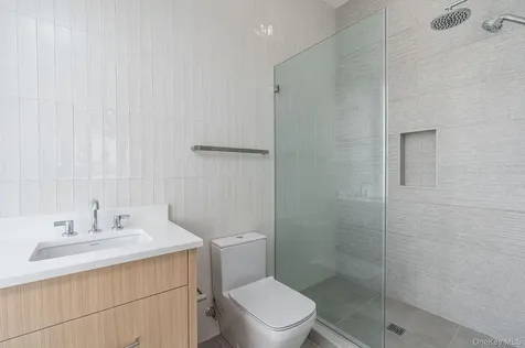9 E Division Street Westhampton Beach NY 11978