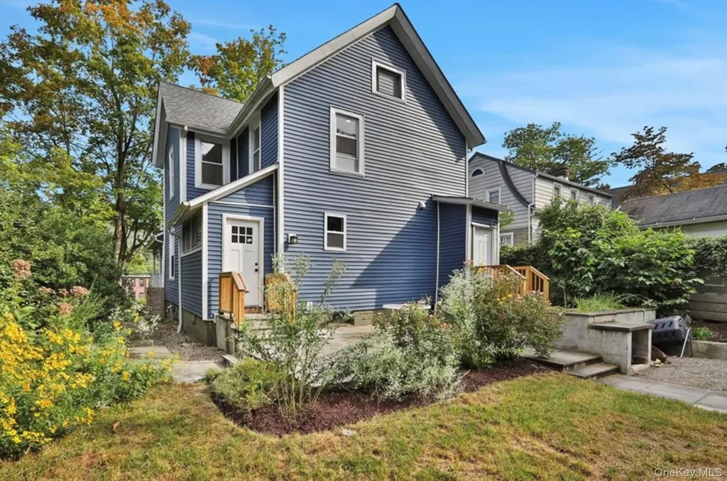 27 Tioronda Avenue Beacon NY 12508