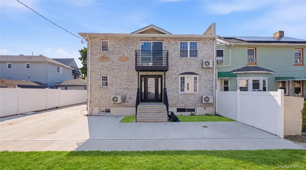 137-08 218th Street Laurelton NY 11413