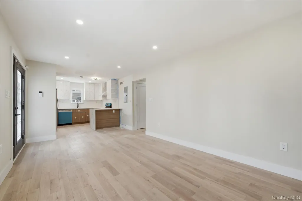 137-08 218th Street Laurelton NY 11413