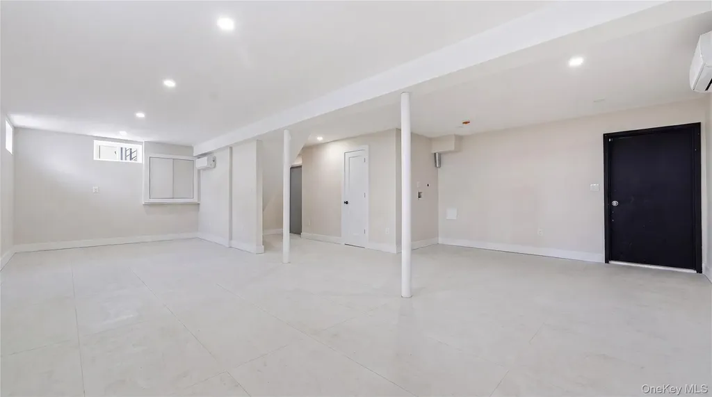137-08 218th Street Laurelton NY 11413