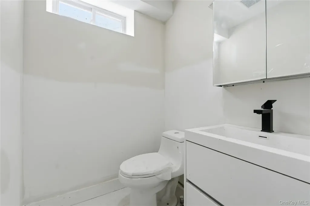 137-08 218th Street Laurelton NY 11413